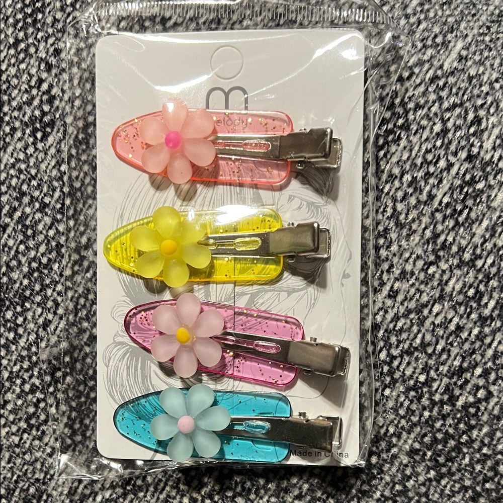 NWT Flower Hair Clips- 4 pk